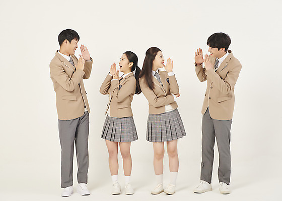 포토 JPG 스튜디오촬영 전신 학생 여자 남자 교복 학교 청소년 고등학생 실내 서기 미소 여러명 앞모습 10대 친구 스쿨라이프 마주보기 십대라이프스타일 외침 한국인 십대만 베이지색배경 국내포토 라이프스타일 옷 교육 뷰포인트 다수 백그라운드 관계 모션 표정 사람 동양인 내부 소리 베이지색 파일형식