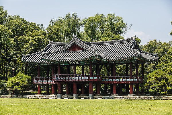 포토 JPG 주간 나무 고건축 사람없음 야외 전라북도 광한루 남원 국내포토 자연요소 식물 건축물 전라도 파일형식