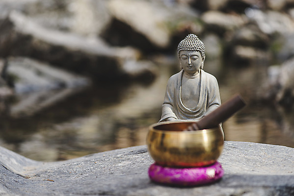 포토 JPG 주간 전통 불교 사람없음 야외 아웃포커스 부처님오신날 불상 불교용품 오브젝트 부처 청계산 싱잉볼 국내포토 자연요소 기념일 종교 종교용품 산 촬영기법 파일형식