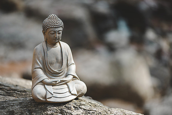 포토 JPG 주간 전통 불교 사람없음 야외 아웃포커스 부처님오신날 바위 불상 불교용품 오브젝트 부처 청계산 국내포토 자연요소 기념일 종교 종교용품 산 촬영기법 돌_바위 파일형식