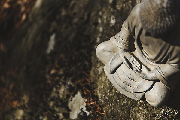 포토 JPG 주간 전통 불교 사람없음 야외 아웃포커스 하이앵글 부처님오신날 바위 불상 불교용품 오브젝트 부처 청계산 국내포토 자연요소 기념일 종교 뷰포인트 종교용품 산 촬영기법 돌_바위 파일형식