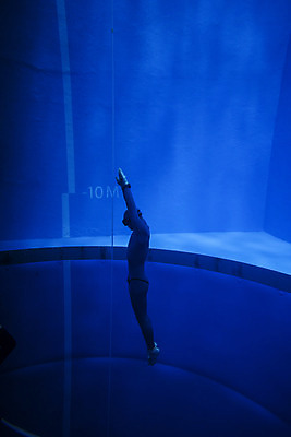 포토 JPG 전신 남자 수영장 한명 성인 옆모습 30대 수중 수영 한국인 잠수부 연습 잠수 성인남자한명만 수중사진 프리다이빙 국내포토 1 뷰포인트 사람 동양인 장년 수상스포츠 전문직 남자한명만 성인남자만 파일형식