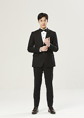 포토 JPG 스튜디오촬영 전신 응시 남자 신랑 결혼 실내 한명 서기 미소 정장 턱시도 20대 성인 앞모습 한국인 잡기 흰배경 소매 설레임 성인남자한명만 웨딩촬영 국내포토 1 시선 옷 감정 뷰포인트 백그라운드 모션 표정 사람 동양인 이벤트 청년 내부 흰색 기념사진 남자한명만 성인남자만 파일형식
