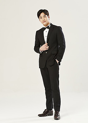 포토 JPG 스튜디오촬영 전신 응시 남자 신랑 결혼 실내 한명 서기 미소 정장 턱시도 20대 성인 앞모습 한국인 잡기 흰배경 주머니손 설레임 성인남자한명만 웨딩촬영 국내포토 1 시선 옷 감정 뷰포인트 백그라운드 모션 표정 사람 동양인 이벤트 청년 내부 흰색 기념사진 남자한명만 성인남자만 파일형식