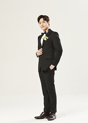 포토 JPG 스튜디오촬영 전신 응시 남자 신랑 결혼 실내 한명 서기 미소 정장 턱시도 20대 성인 옆모습 한국인 흰배경 주머니손 설레임 성인남자한명만 웨딩촬영 국내포토 1 시선 옷 감정 뷰포인트 백그라운드 모션 표정 사람 동양인 이벤트 청년 내부 흰색 기념사진 남자한명만 성인남자만 파일형식