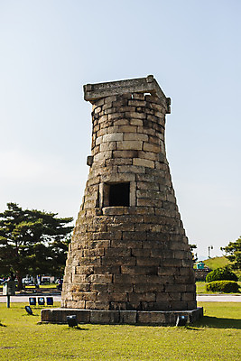 포토 JPG 주간 유적 하늘 풍경 사람없음 야외 경주 경상북도 첨성대 국내포토 자연요소 전통 경주_경상북도 경상도 국보 파일형식