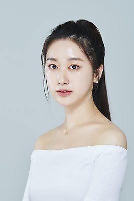 포토 JPG 스튜디오촬영 응시 여자 회색배경 실내 한명 상반신 20대 성인 앞모습 뷰티 한국인 청순 의료성형뷰티 성인여자한명만 국내포토 1 시선 뷰포인트 백그라운드 컨셉 사람 동양인 청년 내부 회색 여자한명만 성인여자만 파일형식