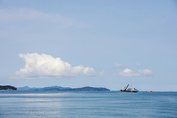 포토 JPG 주간 구름 바다 하늘 풍경 사람없음 야외 전라남도 선박 영광군 국내포토 자연요소 수상교통 전라도 파일형식
