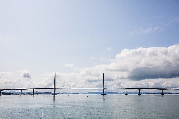 포토 JPG 주간 구름 바다 하늘 풍경 사람없음 야외 전라남도 가교 영광군 국내포토 자연요소 건축물 전라도 파일형식