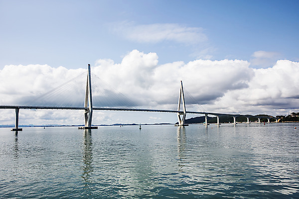 포토 JPG 주간 구름 바다 섬 하늘 풍경 사람없음 야외 전라남도 가교 영광군 국내포토 자연요소 건축물 전라도 파일형식
