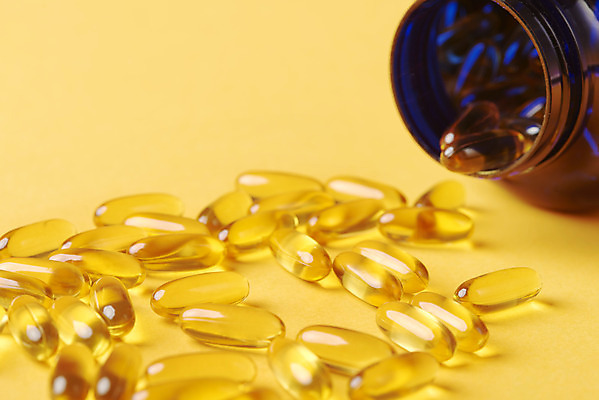 포토 JPG 스튜디오촬영 실내 근접촬영 사람없음 알약 건강관리 약병 쏟아짐 건강보조식품 노란배경 영양소 영양제 오메가 건강기능식품 국내포토 뷰포인트 백그라운드 모션 건강 관리 내부 약 노란색 건강식품 병_담는 파일형식