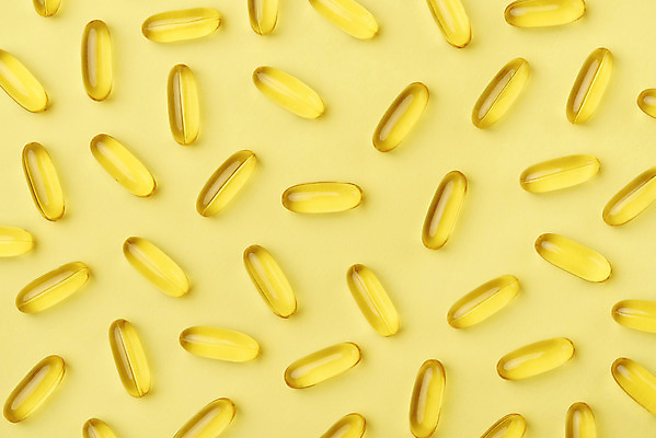 포토 JPG 스튜디오촬영 실내 사람없음 하이앵글 알약 건강관리 건강보조식품 노란배경 영양제 건강기능식품 국내포토 뷰포인트 백그라운드 건강 관리 내부 약 노란색 건강식품 파일형식