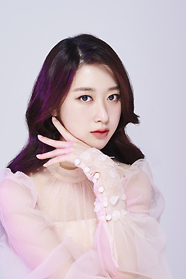 포토 JPG 스튜디오촬영 응시 드레스 여자 회색배경 실내 한명 손짓 상반신 20대 성인 앞모습 화장 뷰티 한국인 청순 의료성형뷰티 성인여자한명만 국내포토 1 시선 옷 뷰포인트 백그라운드 컨셉 모션 사람 동양인 청년 내부 회색 여자한명만 성인여자만 파일형식