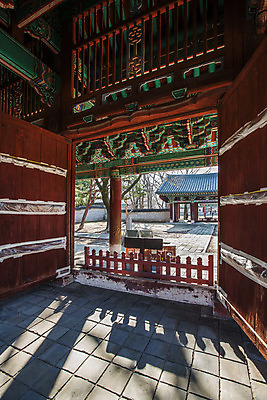 포토 JPG 주간 한옥 그림자 사람없음 야외 전라북도 전주 경기전 국내포토 자연요소 한국전통 고건축 전라도 파일형식