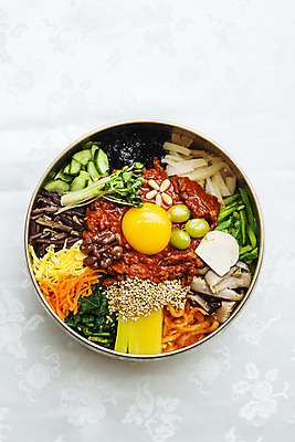 포토 JPG 실내 사람없음 하이앵글 전라북도 흰배경 전주 전주비빔밥 국내포토 뷰포인트 백그라운드 내부 흰색 전라도 비빔밥 파일형식