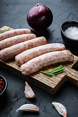 포토 JPG 해외이미지 검은배경 실내 육류 사람없음 전통음식 소시지 해외포토 전통 음식 백그라운드 식재료 내부 검은색 가공식품 파일형식