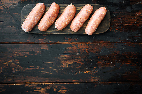 포토 JPG 해외이미지 실내 돼지고기 사람없음 하이앵글 전통음식 소시지 나무도마 해외포토 전통 음식 뷰포인트 도마 육류 내부 목재 가공식품 파일형식