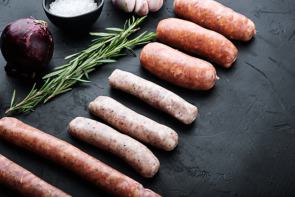 포토 JPG 해외이미지 검은배경 실내 돼지고기 사람없음 전통음식 소시지 해외포토 전통 음식 백그라운드 육류 내부 검은색 가공식품 파일형식