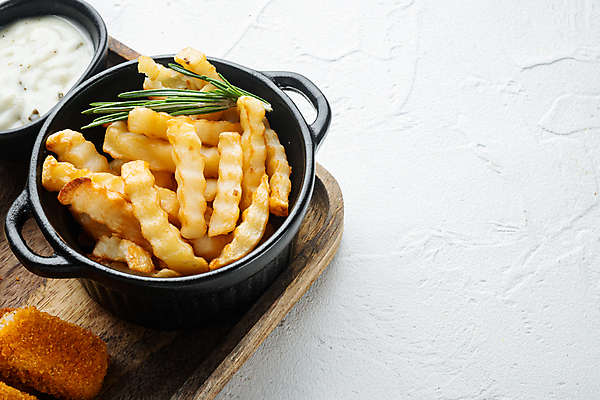 포토 JPG 해외이미지 그릇 패스트푸드 사람없음 감자튀김 흰배경 로즈메리 나무쟁반 해외포토 식기 백그라운드 감자 쟁반 목재 튀김 흰색 인스턴트 허브 파일형식