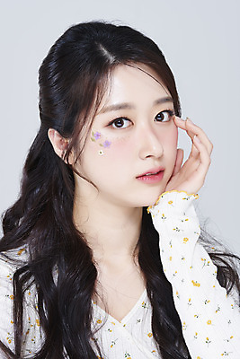 포토 JPG 스튜디오촬영 응시 여자 회색배경 실내 한명 상반신 20대 성인 앞모습 화장 뷰티 턱괴기 한국인 청순 의료성형뷰티 성인여자한명만 강조 국내포토 1 시선 뷰포인트 백그라운드 컨셉 모션 사람 동양인 청년 내부 회색 여자한명만 성인여자만 파일형식