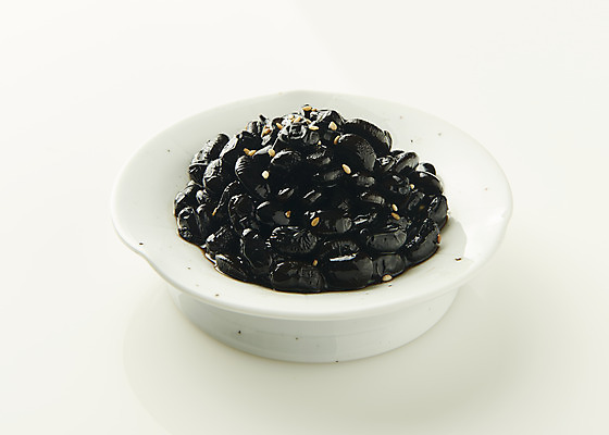 포토 JPG 스튜디오촬영 접시 한식 반찬 실내 사람없음 흰배경 집밥 콩자반 국내포토 식기 음식 백그라운드 내부 흰색 파일형식