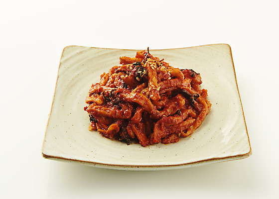 포토 JPG 스튜디오촬영 접시 한식 반찬 실내 사람없음 흰배경 무말랭이무침 집밥 국내포토 식기 음식 백그라운드 내부 흰색 무침 파일형식