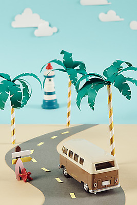 포토 JPG 스튜디오촬영 구름 종이 도로 불가사리 버스 등대 실내 사람없음 여름 여름휴가 바캉스 야자수 여름풍경 미니어처 표지판 서핑보드 페이퍼아트 파란배경 여름라이프 국내포토 자연요소 나무 라이프스타일 계절 길 육상교통 백그라운드 교통시설 휴가 극피동물 대중교통 알림판 풍경 내부 파란색 모형 보드_스포츠 파일형식 여름_계절