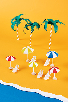 포토 JPG 스튜디오촬영 종이 실내 해변 사람없음 여름 여름휴가 바캉스 야자수 여름풍경 미니어처 파라솔 페이퍼아트 선베드 노란배경 여름라이프 국내포토 나무 라이프스타일 계절 바다 백그라운드 의자 휴가 풍경 내부 노란색 모형 파일형식 여름_계절