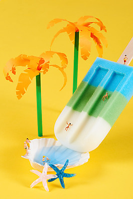 포토 JPG 스튜디오촬영 수영복 종이 불가사리 실내 사람없음 여름 여름휴가 바캉스 야자수 여름풍경 미니어처 조개껍데기 페이퍼아트 노란배경 막대아이스크림 여름라이프 국내포토 나무 라이프스타일 옷 계절 백그라운드 휴가 조개 아이스크림 극피동물 풍경 내부 노란색 모형 파일형식 여름_계절