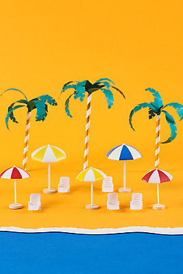 포토 JPG 스튜디오촬영 종이 실내 해변 사람없음 여름 여름휴가 바캉스 야자수 여름풍경 미니어처 파라솔 페이퍼아트 선베드 노란배경 여름라이프 국내포토 나무 라이프스타일 계절 바다 백그라운드 의자 휴가 풍경 내부 노란색 모형 파일형식 여름_계절