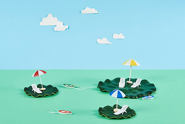 포토 JPG 스튜디오촬영 구름 종이 실내 사람없음 여름 여름휴가 바캉스 여름풍경 미니어처 파라솔 보트 페이퍼아트 연잎 선베드 파란배경 여름라이프 국내포토 자연요소 라이프스타일 계절 백그라운드 잎 배_교통 의자 휴가 풍경 내부 파란색 모형 파일형식 여름_계절