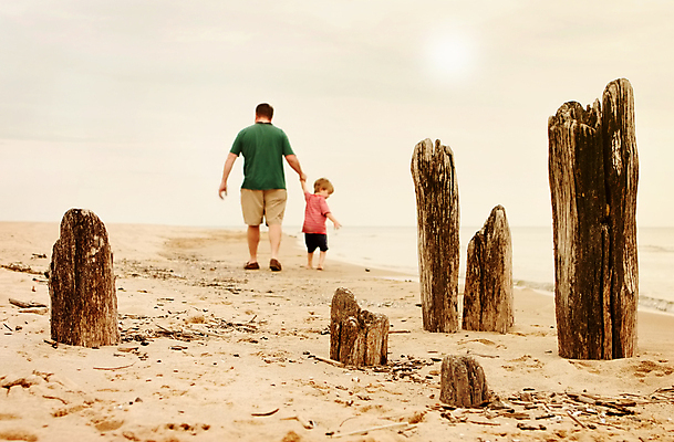 포토 JPG 해외이미지 아들 호수 어린이 모래 파도 바다 이동 가족 따뜻함 관리 소년 두명 목재 물 걷기 잡기 아빠 고독 부식 해외202004 해외202105 해외포토 자연요소 나무 남자 감정 컨셉 재료 관계 모션 사람 파일형식