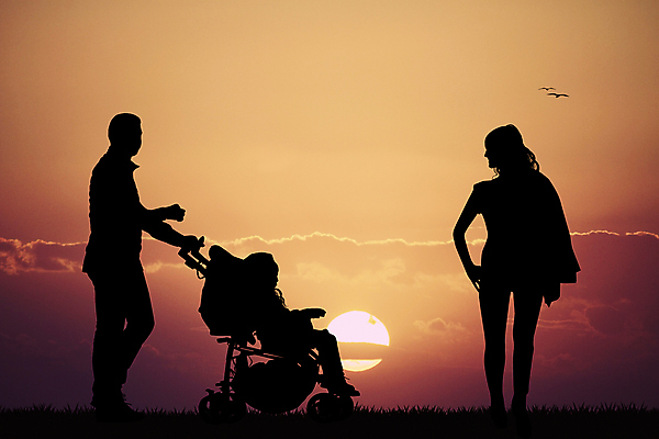 포토 JPG 해외이미지 주간 구름 여자 남자 실루엣 가족 조류 하늘 함께함 성인 야외 세명 태양 일몰 아기 유모차 해외202004 해외202105 해외포토 자연요소 동물 컨셉 관계 촬영기법 사람 노을 아기용품 파일형식