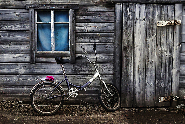 포토 JPG 해외이미지 전통 벽 여행 백그라운드 의자 교통시설 휴가 휴식 거리 사람없음 야외 빨간색 마을 자전거 골동품 종 바위 흰색 시골 도시 얼룩 바퀴 클래식 승차 주차 부식 복고 순환 장면 고립 구식 그런지 옛날 페달 스타일 해외202004 해외202105 해외포토 컬러 가구 교통 컨셉 모션 바이크 돌_바위 시설 파일형식