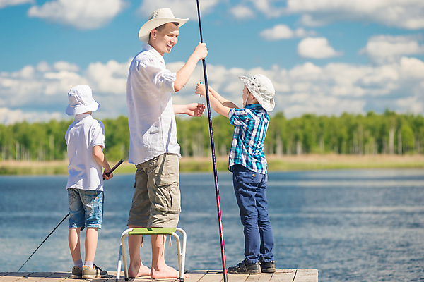 포토 JPG 해외이미지 백인 라이프스타일 계절 남자 딸 아들 호수 어린이 스포츠 가족 자연 낚시 휴가 휴식 함께함 사람 소년 취미 야외 세명 물 강 항구 잡기 가르침 아빠 형제 낚시꾼 주말 돌리기 해외202004 해외202105 해외포토 자연요소 서양인 교육 컨셉 관계 교통시설 모션 레저 생활 생태계 파일형식