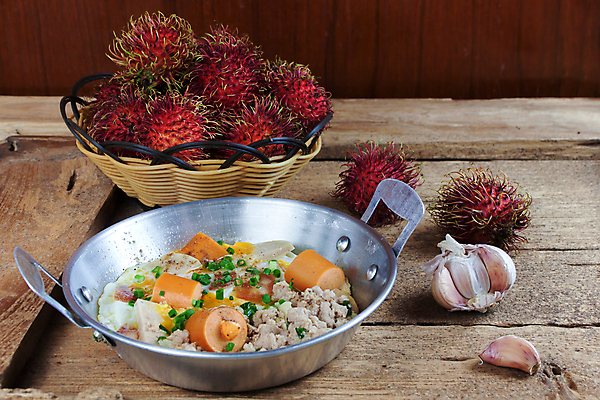 포토 JPG 해외이미지 동물 전통 접시 음식 다이어트 과일 재료 태국 아침 치즈 건강 육류 돼지고기 요리 사람없음 목재 노란색 주방 계란 식사 저녁식사 튀김 흰색 신선 소시지 맛 아침식사 먹기 토핑 레시피 노른자 오믈렛 점심식사 단백질 인도차이나반도 스타일 맛있는 해외202004 해외202105 해외포토 주간 나무 식기 아시아 컬러 컨셉 식재료 모션 유제품 알 가공식품 계란요리 영양소 파일형식