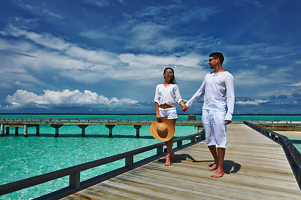 포토 JPG 해외이미지 모자 라이프스타일 커플 행복 바다 여행 2 자연 하늘 호텔 휴가 함께함 사랑 서기 사람 풍경 두명 목재 물 여름 항구 침묵 산책 산책로 흰색 전원 고급 선탠 휴양지 방파제 단상 몰디브 이국적 파라다이스 해외202004 해외202105 해외포토 자연요소 나무 잡화 계절 공공시설 감정 아시아 길 컬러 컨셉 재료 관계 교통시설 모션 숙소 휴식 생활 소리 장소 전기에너지 생태계 파일형식