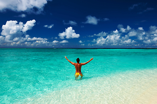 포토 JPG 해외이미지 라이프스타일 무기 모래 바다 섬 여행 자연 하늘 휴가 휴식 한명 사람 풍경 여름 파란색 침묵 흰색 전원 고급 선탠 휴양지 몰디브 이국적 터키석 해외202004 해외202105 해외포토 1 계절 아시아 컬러 컨셉 생활 소리 장소 전기에너지 보석 생태계 파일형식