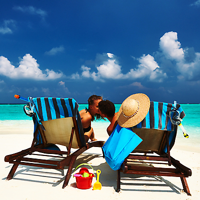 포토 JPG 해외이미지 모자 라이프스타일 커플 바다 여행 2 의자 가방 가족 자연 하늘 휴가 휴식 키스 사랑 사람 앉기 두명 물 여름 파란색 침묵 전원 고급 선탠 휴양지 멀리 몰디브 이국적 해외202004 해외202105 해외포토 자연요소 잡화 계절 감정 아시아 컬러 가구 컨셉 관계 모션 생활 소리 장소 전기에너지 애정표현 생태계 파일형식
