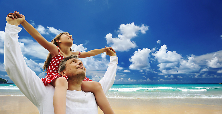 포토 JPG 해외이미지 할아버지 딸 행복 어린이 바다 2 장난 가족 놀이 하늘 손녀 함께함 사랑 웃음 사람 성인 야외 두명 파란색 햇빛 기쁨 잡기 아빠 손주 어깨 추적 해외202004 해외202105 해외포토 여자 노년 남자 감정 컬러 컨셉 관계 모션 표정 신체부위 태양 파일형식