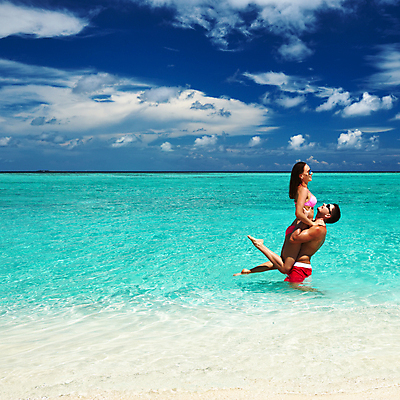 포토 JPG 해외이미지 라이프스타일 커플 행복 모래 바다 분홍색 여행 2 포옹 자연 하늘 휴가 휴식 함께함 사랑 서기 사람 풍경 두명 물 여름 침묵 산책 흰색 전원 잡기 고급 선탠 휴양지 리프트 몰디브 이국적 파라다이스 해외202004 해외202105 해외포토 자연요소 계절 감정 아시아 컬러 컨셉 관계 안기 모션 생활 소리 장소 전기에너지 생태계 파일형식