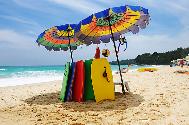 포토 JPG 해외이미지 구름 모래 파도 바다 섬 여행 신체 우산 태국 자연 하늘 휴가 풍경 사람없음 야외 물 여름 파란색 노란색 여행객 흰색 전원 서핑 가장자리 휴양지 양산 안다만 터키석 수평선 해외202004 해외202105 해외포토 자연요소 계절 아시아 컬러 사람 장소 수상스포츠 둘레 전기에너지 보석 생태계 파일형식