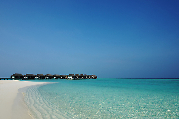포토 JPG 해외이미지 모래 바다 섬 여행 자연 하늘 호텔 휴가 주택 풍경 사람없음 야외 물 여름 파란색 전원 고급 빌라 방갈로 몰디브 이국적 터키석 해외202004 해외202105 해외포토 자연요소 계절 아시아 컬러 컨셉 숙소 건물 전기에너지 보석 생태계 파일형식