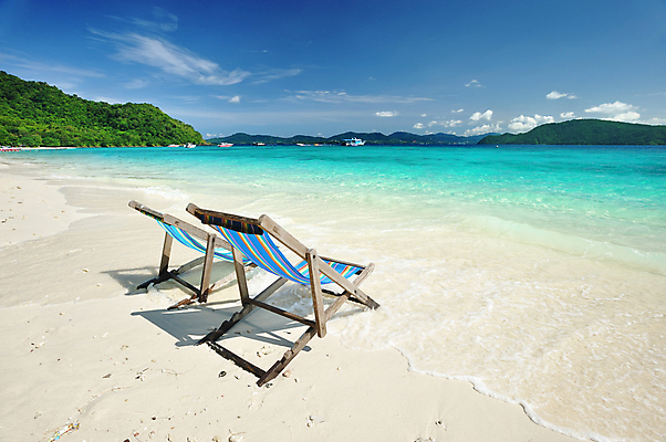 포토 JPG 해외이미지 구름 모래 파도 바다 섬 여행 의자 태국 자연 하늘 휴가 풍경 사람없음 야외 물 여름 파란색 노란색 여행객 흰색 전원 휴게실 가장자리 휴양지 안다만 터키석 수평선 해외202004 해외202105 해외포토 자연요소 계절 아시아 컬러 가구 사람 장소 둘레 전기에너지 보석 생태계 파일형식