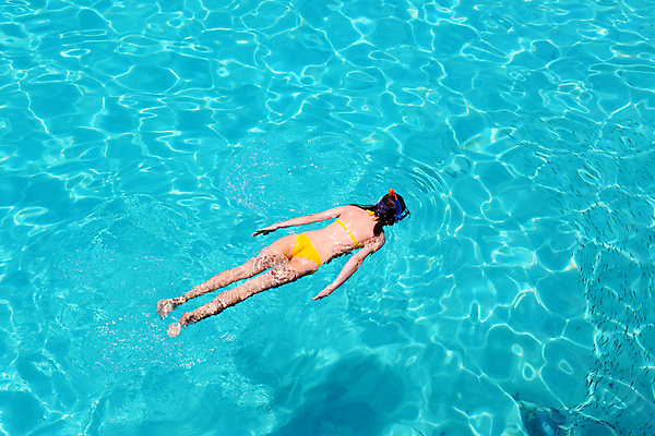 포토 JPG 해외이미지 라이프스타일 여행 자연 휴가 휴식 한명 사람 물 수중 수영 침묵 스노클링 크리스탈 휴양지 말레이시아 거짓말 터키석 해외202004 해외202105 해외포토 자연요소 1 아시아 컨셉 생활 소리 장소 수상스포츠 광석 보석 생태계 파일형식