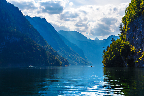 포토 JPG 해외이미지 공원 호수 여행 하늘색 자연 하늘 산 풍경 사람없음 여름 햇빛 반사 오스트리아 숲 스위스 빙하 알프스 산악지대 정확 해외202004 해외202105 해외포토 계절 공공시설 유럽 컨셉 파란색 태양 생태계 파일형식