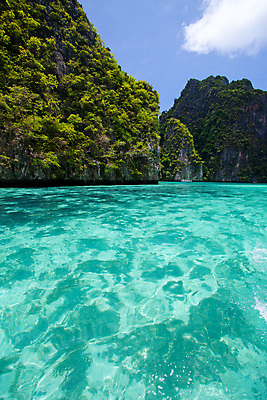 포토 JPG 해외이미지 모래 바다 섬 여행 태국 자연 하늘 산 풍경 사람없음 여름 태양 보트 휴양지 마야 안다만 해외202004 해외202105 해외포토 자연요소 계절 아시아 배_교통 장소 생태계 마야문명 파일형식