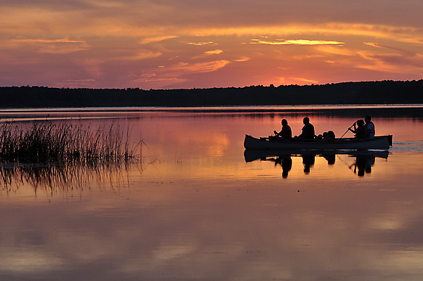 포토 JPG 해외이미지 공원 여자 실루엣 호수 어린이 여행 백그라운드 자연 사람 풍경 소년 취미 사람없음 야외 여름 강 태양 반사 일출 일몰 보트 카누 카약 해외202004 해외202105 해외포토 자연요소 계절 공공시설 남자 배_교통 촬영기법 노을 수상스포츠 생태계 파일형식