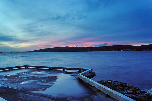 포토 JPG 해외이미지 구름 유럽 아들 모래 바다 자연 하늘 산 항해 노르웨이 풍경 사람없음 여름 태양 반사 항구 일몰 보트 야간 장노출 스칸디나비아 해외202004 해외202105 해외포토 자연요소 계절 나라 배_교통 가족 교통시설 촬영기법 노을 생태계 파일형식