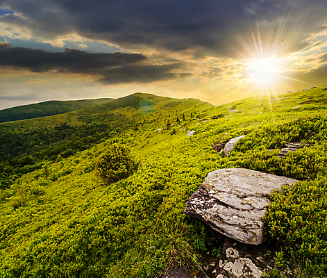 포토 JPG 해외이미지 식물 구름 여행 백그라운드 밭 자연 하늘 불꽃 산 풍경 초원 사람없음 야외 여름 햇빛 태양 일몰 놀람 가을 바위 해외202004 해외202105 해외포토 자연요소 계절 감정 농업 불 표정 노을 돌_바위 생태계 파일형식